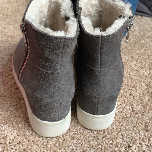 Gray hidden heels booties - Picture 4 of 7